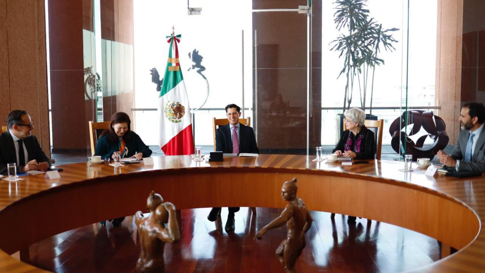 Roberto Velasco reunión SRE